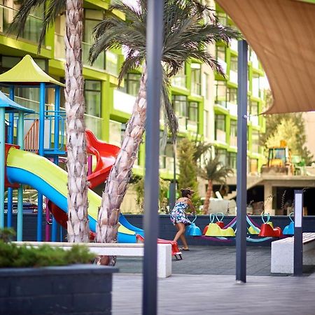 Ace Aparthotel Pool & Spa Mamaia Nord Năvodari Екстериор снимка